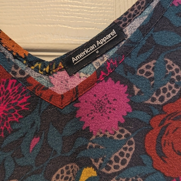 American Apparel sleeveless blouse - Picture 5 of 6